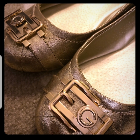 Guess Flats - Picture 3 of 4